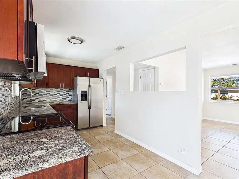 4418 W Fairview Hts — Photo 8