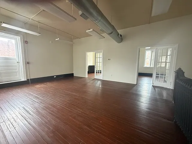 3 bed, 1100 sqft, $1,999 — Photo 3