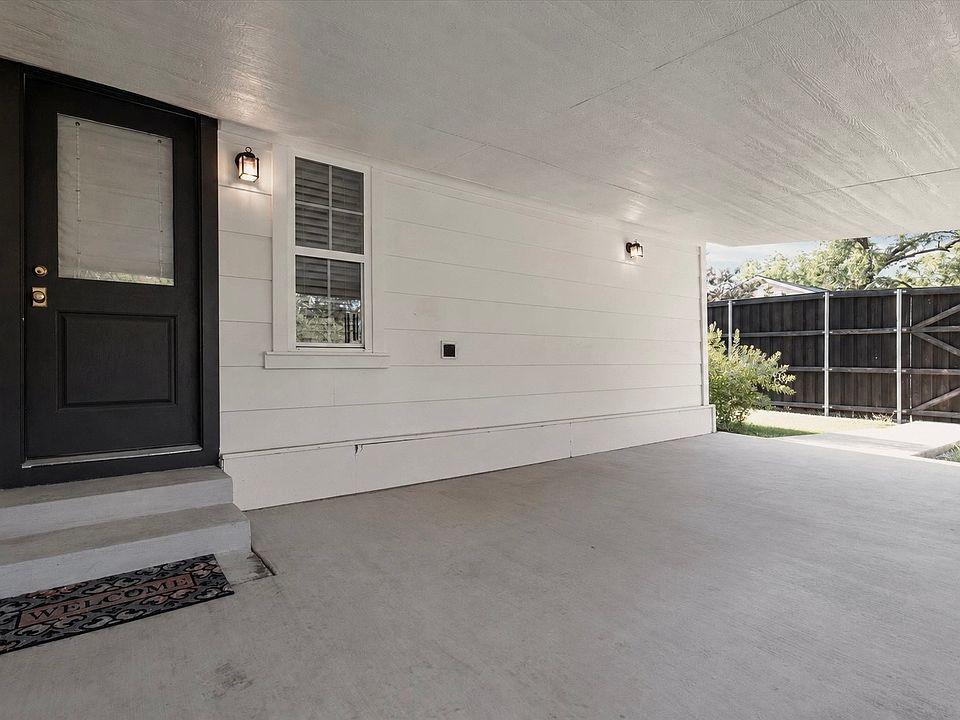37th image of 300 E Division St