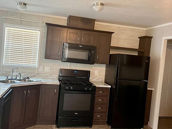 2nd image of 213 N Carolina Dr