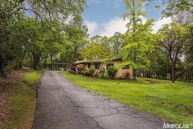 2nd image of 10585 Joeger Road