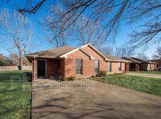 917 S Farmington Rd, Howe, TX 75459