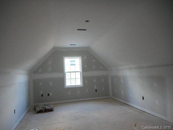 4th image of 1020 Stoney Creek Dr #2