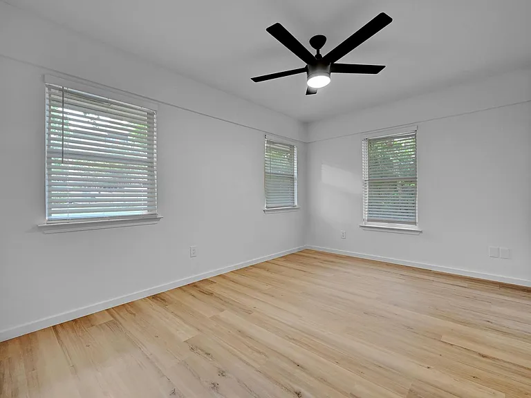 1913 David St — Photo 14