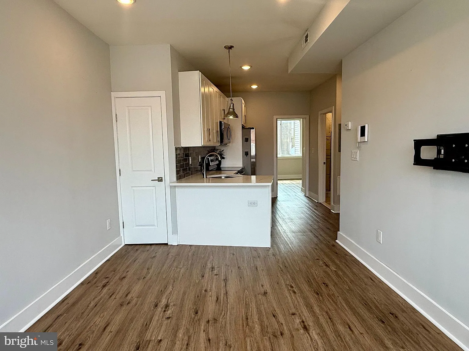 1 bed, 700 sqft, $1,525 — Photo 3