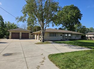 N96W16327 County Line Rd, Menomonee Falls, WI 53051