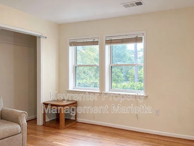 725 McBurnette Rd NE — Photo 8