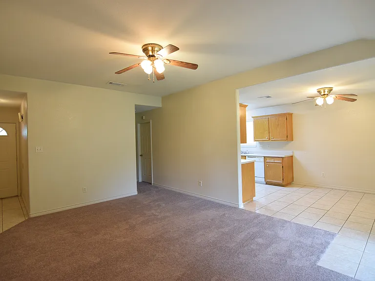 1505 Oleta St — Photo 6