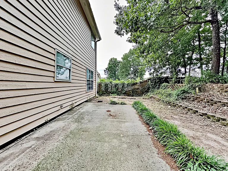 305 Saddle Bridge Dr — Photo 21