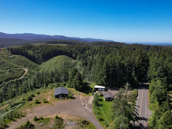135 SW Wakonda Beach Rd, Waldport, OR 97394