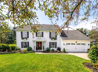 60 Cranwood Ln, Orchard Park, NY 14127