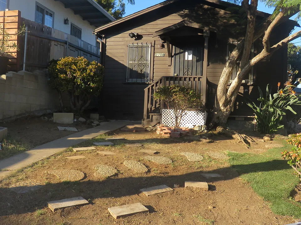 2758 Treat St