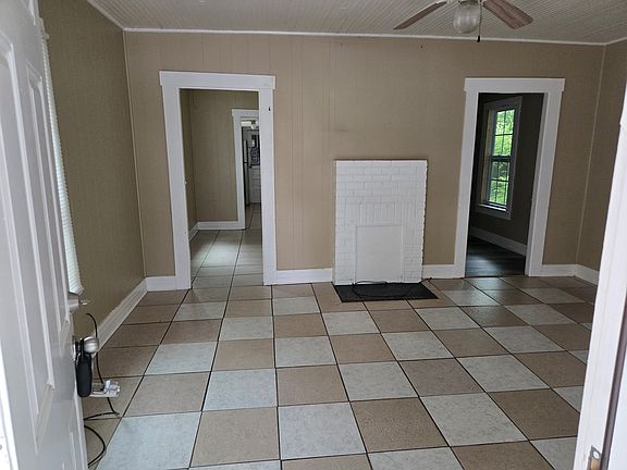5th image of 7011 Lillian Hwy