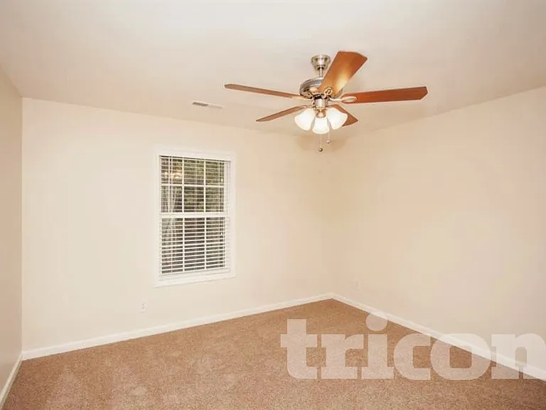 2315 Devonshire Dr — Photo 12