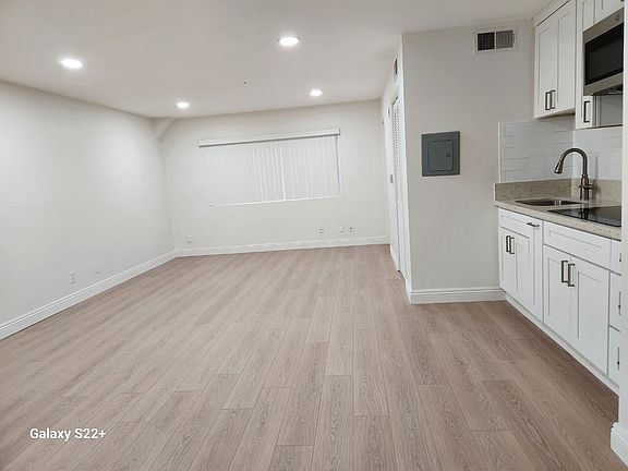 3rd image of 147 W Acacia Ave APT 149
