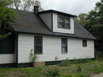 2nd image of 3136 Howden St