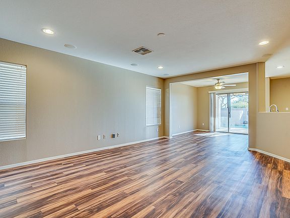 4th image of 40303 W Helen Ct