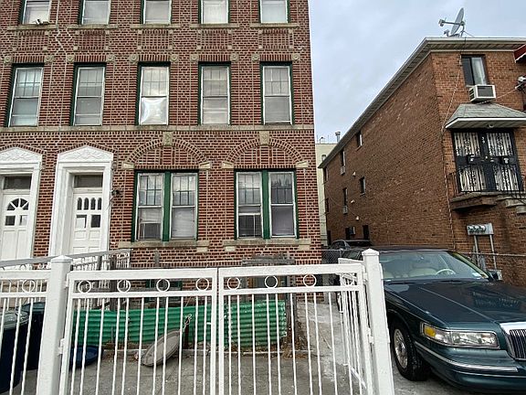 3rd image of 36 Bay 32 St