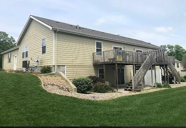 603 Utica St — Photo 13
