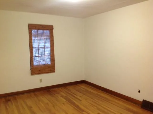 4551 Grayton Rd — Photo 11