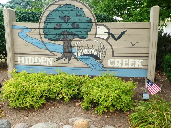 3721 Barberry Cir, Wixom, MI 48393