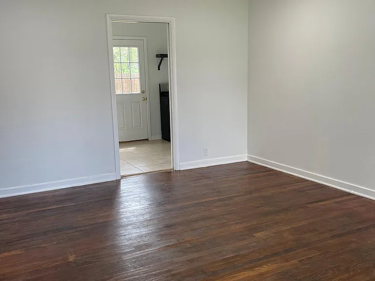 801 E Polk Ave — Photo 3