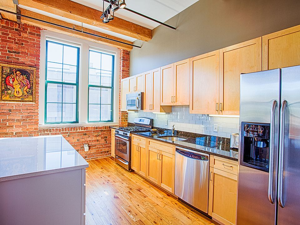 1st image of 589 Essex St Unit 201