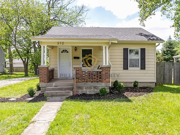 312 N Hanley St — Photo 2
