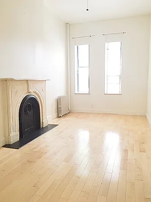 Rented by Bedford Realty USA Corp | media 17