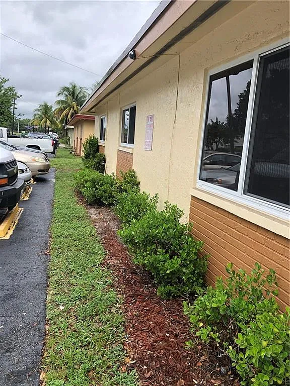 3 bed, 1.0 bath, 1000 sqft, $2,000 — Photo 4