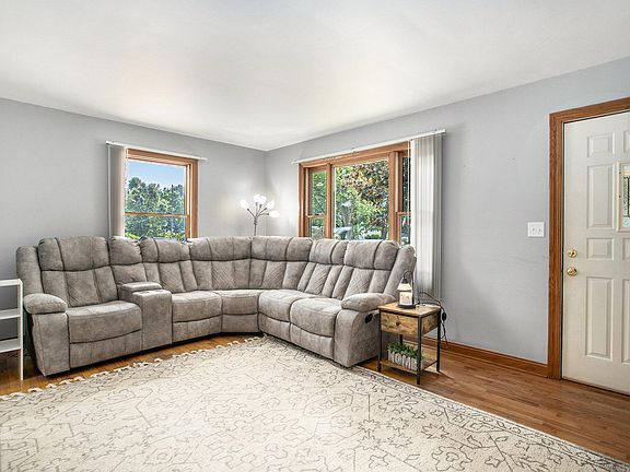 3rd image of 108 N Moorland Dr