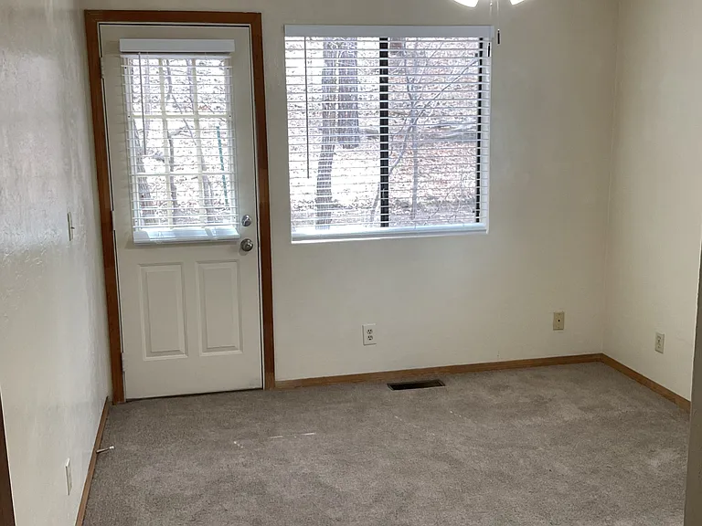 W Grand Canyon Ave — Photo 11