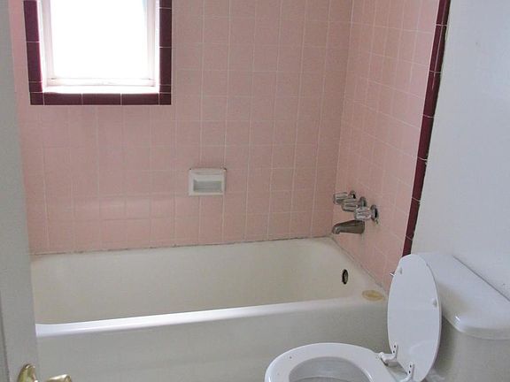 5th image of 41 Norwood Dr