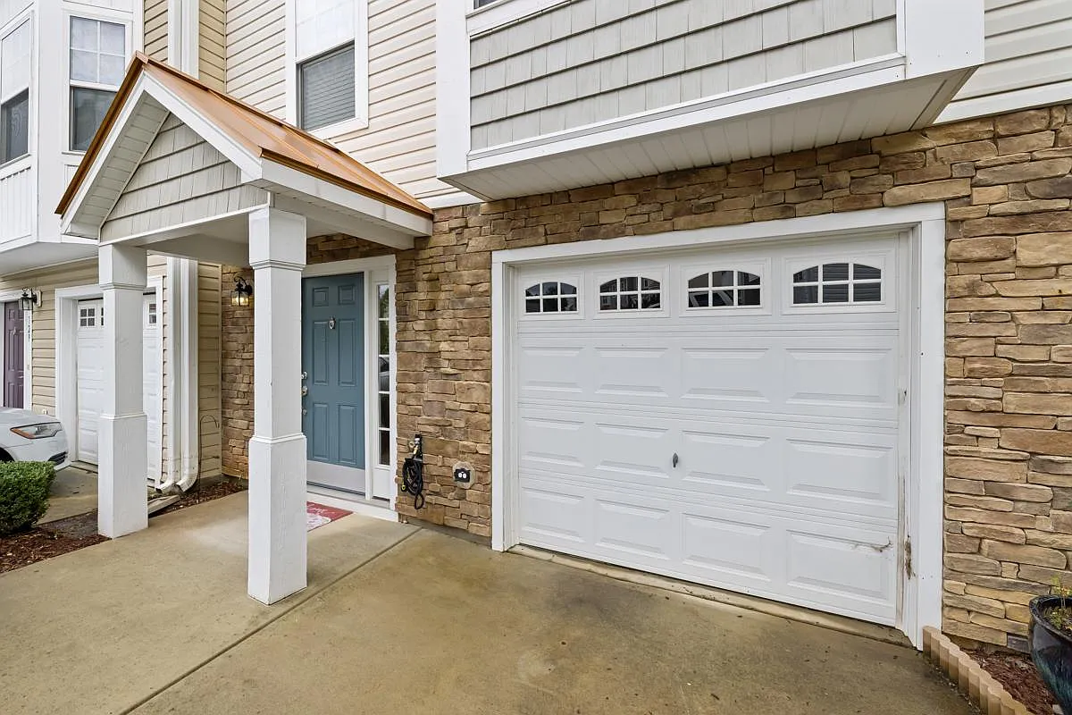131 Wirks Worth Cir — Photo 2
