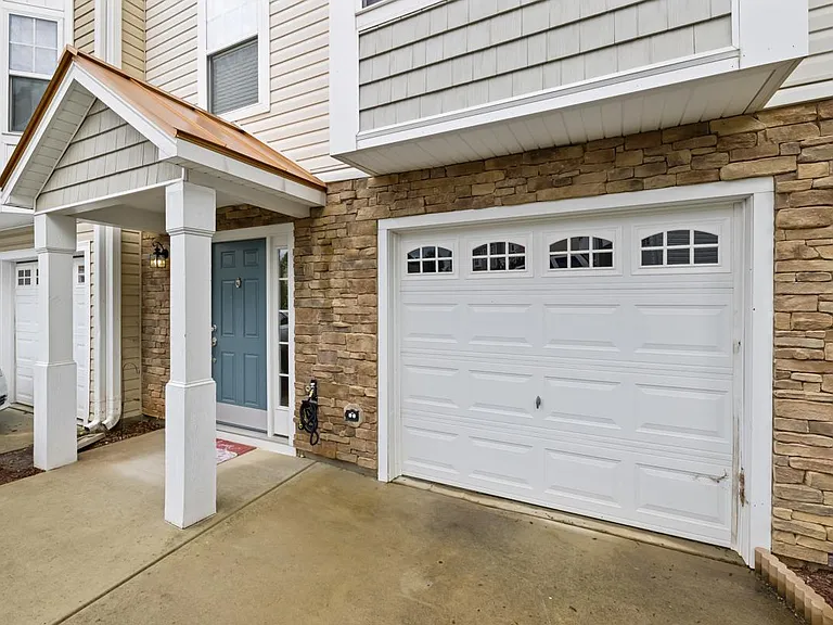 131 Wirks Worth Cir — Photo 2