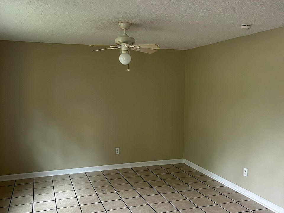 2nd image of 6443 Jasmine St #D-3