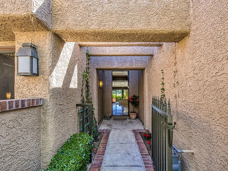 7277 Mission Hills Dr — Photo 42