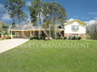 517 Lakeridge Dr, Bessemer, AL 35020