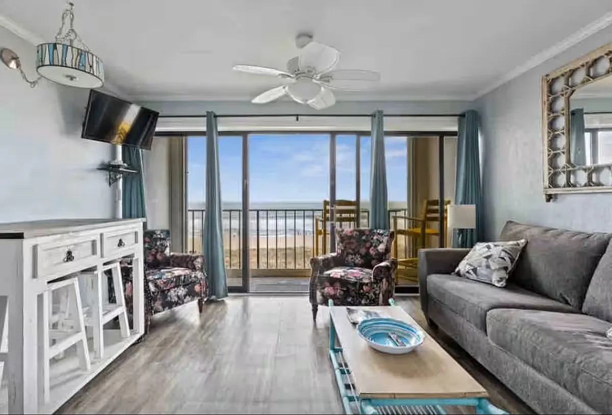 2 bed, 784 sqft, $1,800 — Photo 1
