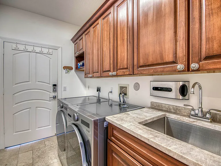 2245 Monet Rd — Photo 24