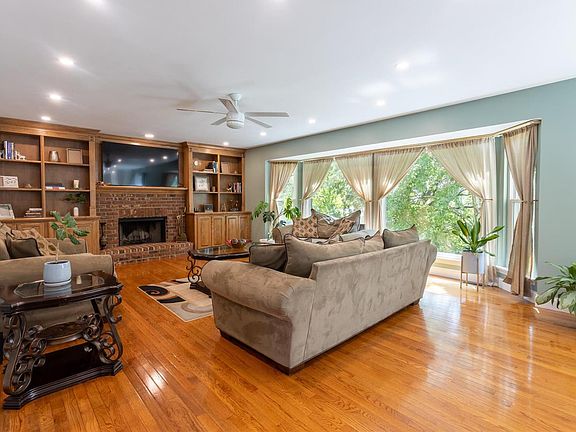 5th image of 9802 Grantview Forest Dr