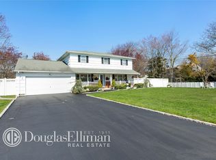 178 Bayview Dr, Oakdale, NY 11769