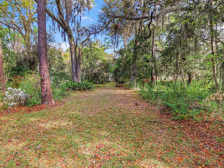 1321 Azalea Ave — Photo 9