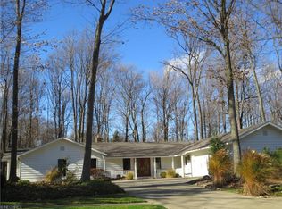 11800 River Moss Rd, Strongsville, OH 44136