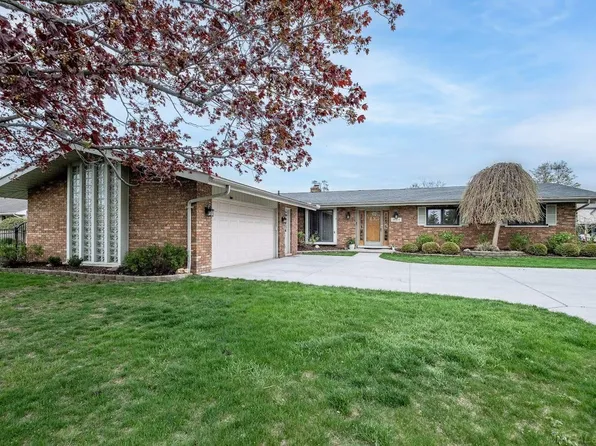 31416 San Juan St, Harrison Township, MI 48045