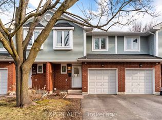 378 Valade Cres, Ottawa, ON K4A2V8
