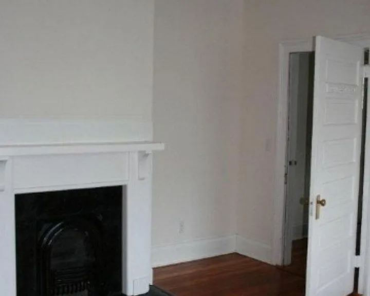 206 Third Street - Zulueta — Photo 9
