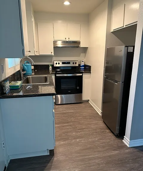 Westbay Apartments — Photo 15