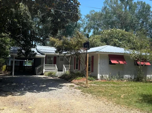 1217 McKinley St, Waveland, MS 39576