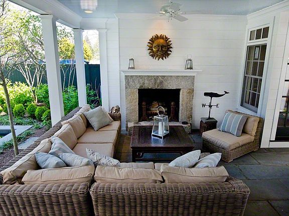 Portico With Living Room 